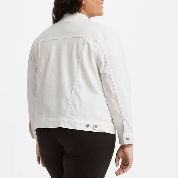 🆕Levi's Trucker Jacket Features an embroidered floral design at the chest - Picture 2 of 7